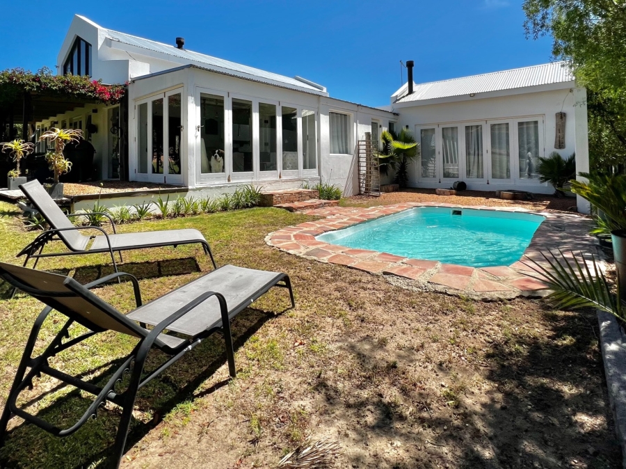 8 Bedroom Property for Sale in Raithby Western Cape